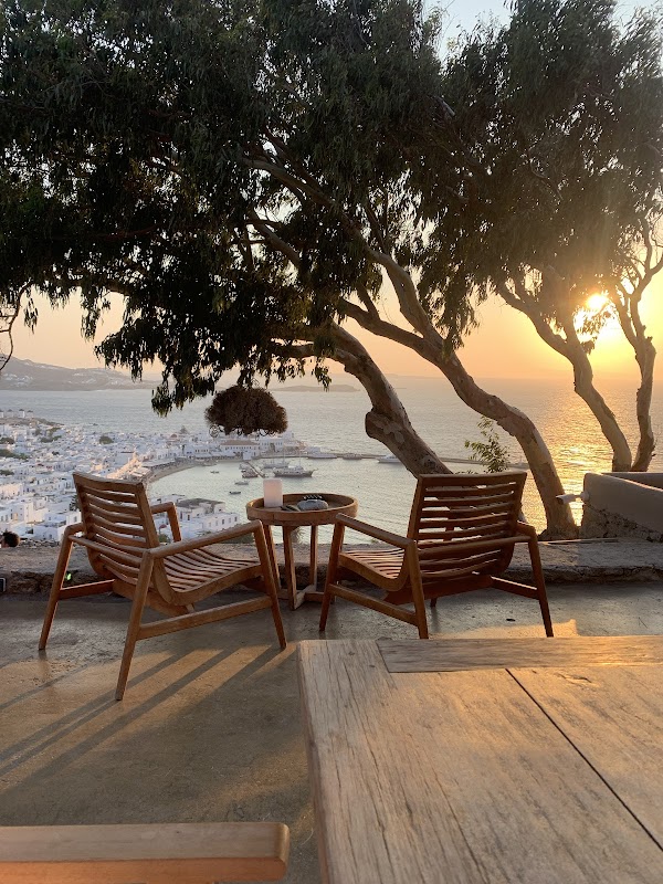 180º Sunset Bar