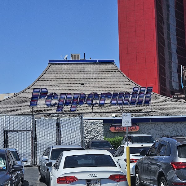 Peppermill and Fireside Lounge 5