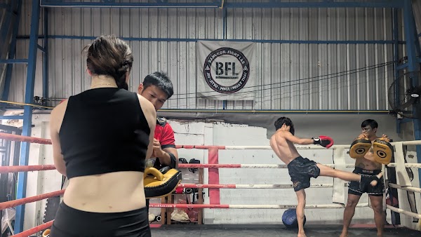Bangkok Fight Lab - Jiu-Jitsu MMA & Muay Thai 3