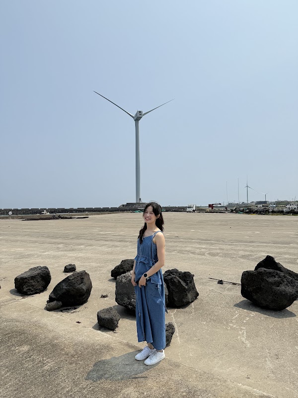 Gimnyeong Beach Lighthouse 3