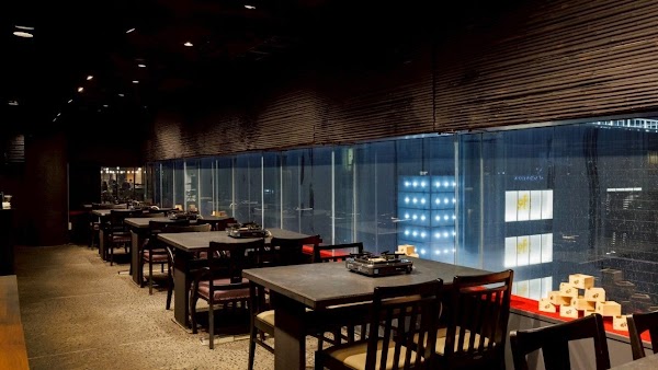 Wagyu to Buta Sanjo Kawaramachi Ten (All-you-can eat sukiyaki and shabu-shabu)