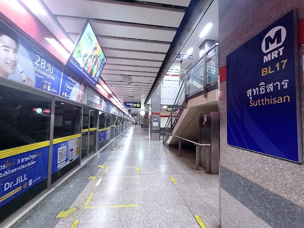 Sutthisan MRT Station