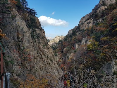 Cheonbuldong Valley 1