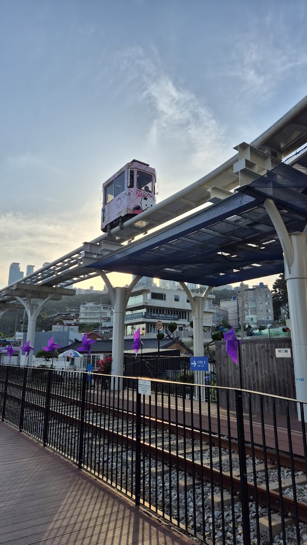 Sky Capsule & Beach Train 3