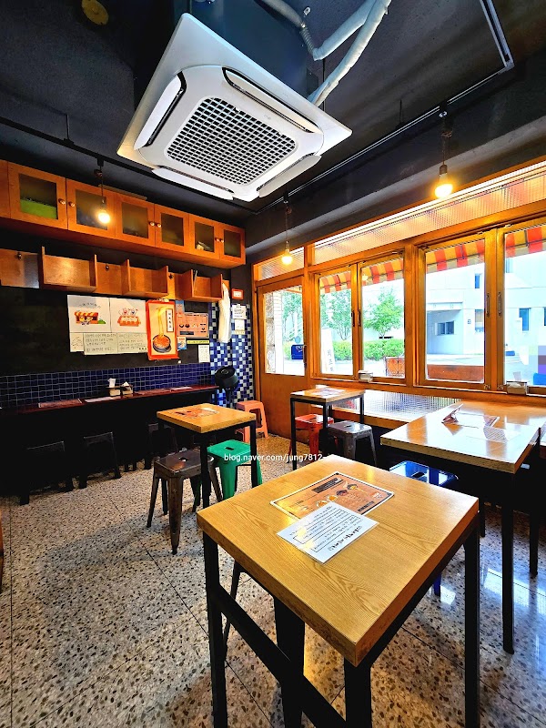 그동네떡볶이 홍대본점 2