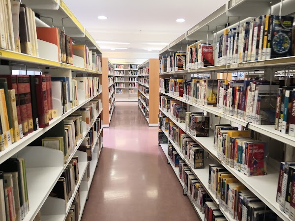 Public Library José Luis Sampedro