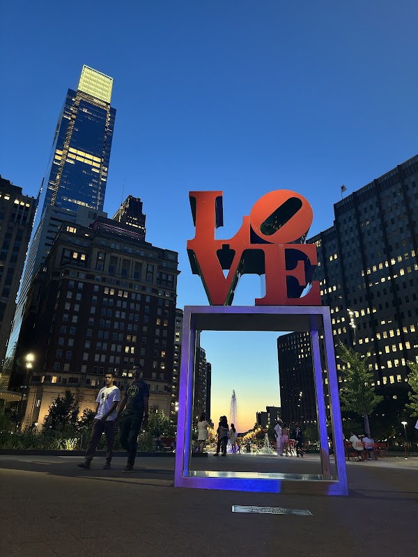 LOVE Sculpture 1