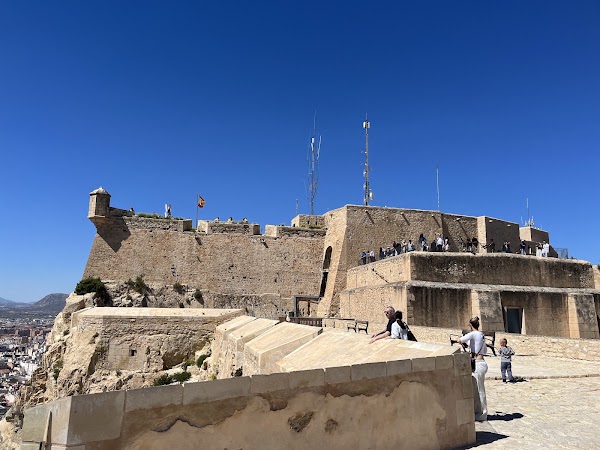 Ascensor del Castillo de Santa Bárbara