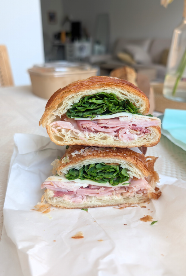 Circles & Squares Bakery Café 5