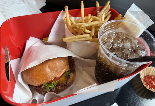Henry's Burger Harajuku 4