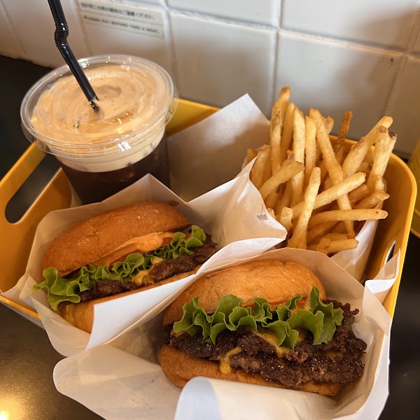 Henry's Burger Harajuku 3