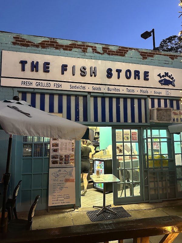 The Fish Store & YuNes' Sandwiches 3