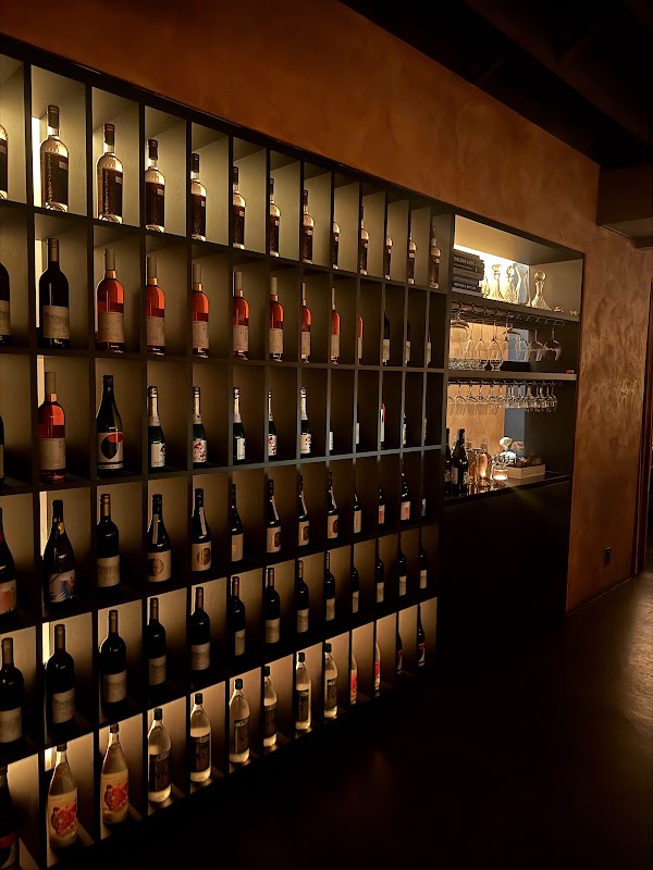 AMA Raw Bar 1