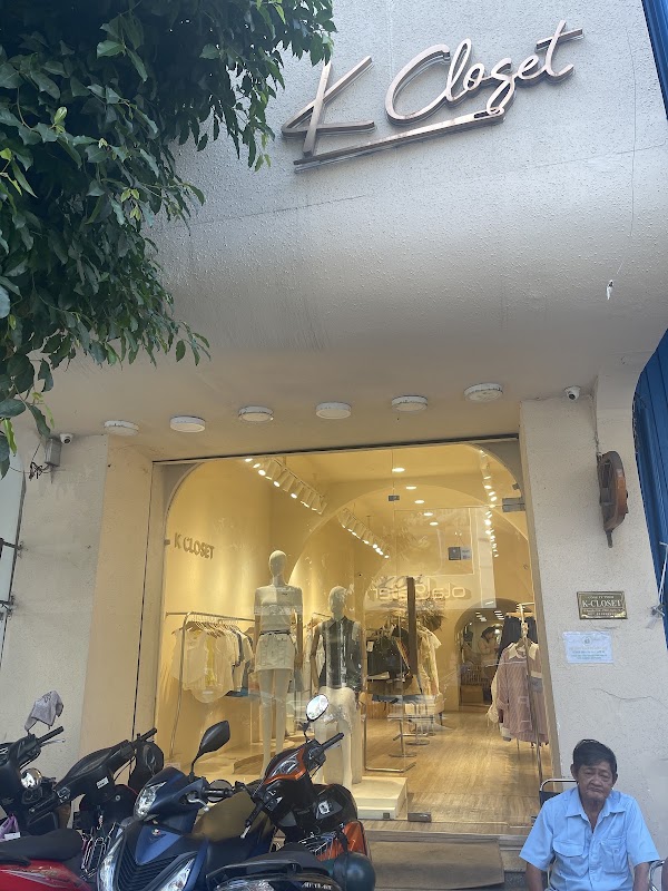 K CLOSET 1