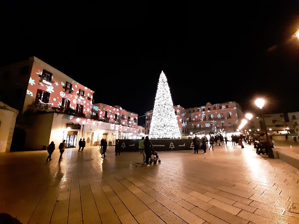 Piazza del Ferrarese 5