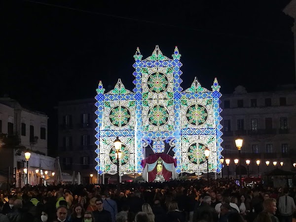 Piazza del Ferrarese 3