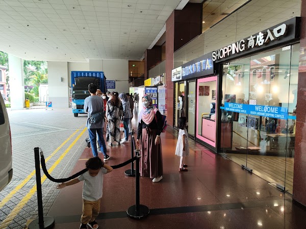 Golden Landmark Shopping Complex
