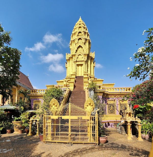 Wat Ounalom Monastery 3