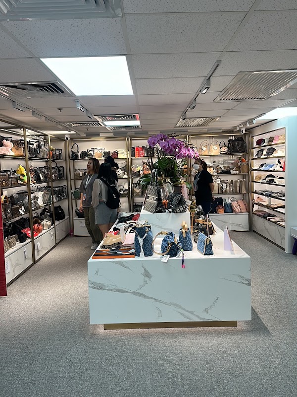 Unibuy奢侈品.免稅奧萊（恆隆中心店） 4