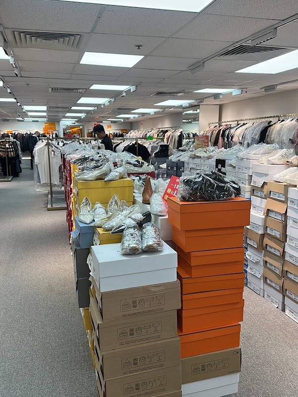 Unibuy奢侈品.免稅奧萊（恆隆中心店） 3