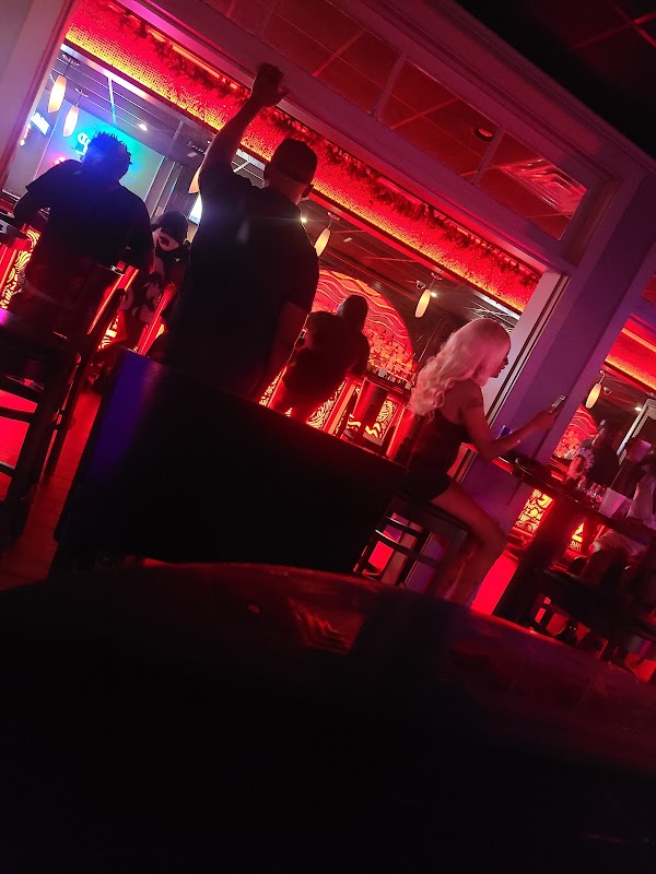 Vogue Bar & Cafe 2