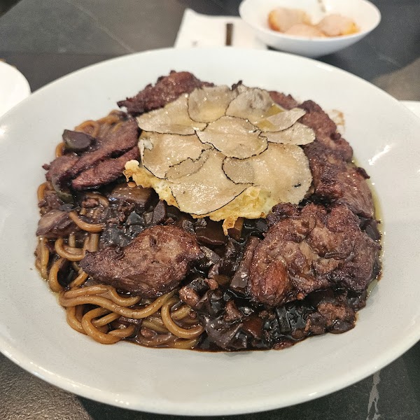 MUTAN Apgujeong Main Store(restaurants) 3