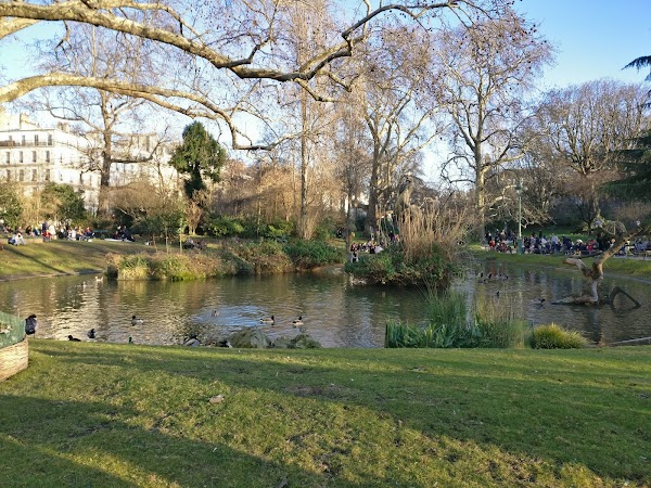 Square des Batignolles 5