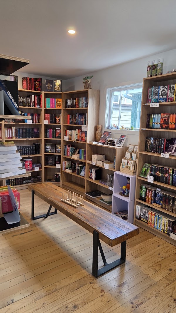 Tomodachi Bookshop Queenstown 1