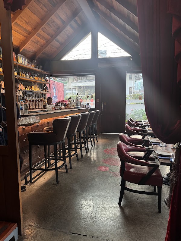Sri Trat Restaurant and Bar