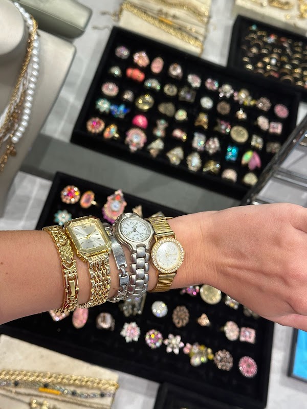 Adjace Paris | La friperie bijoux & accessoires à seulement 5€ 4