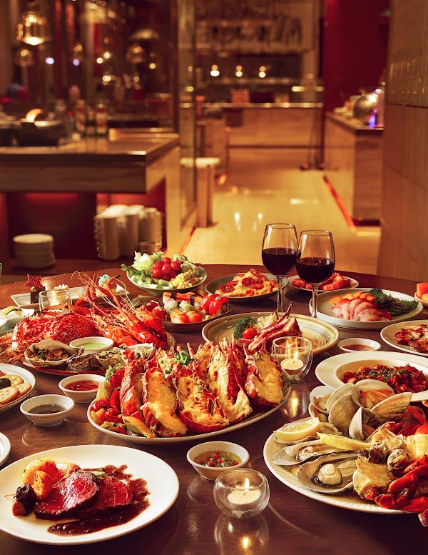 Saigon Café - International Seafood Buffet Restaurant 4