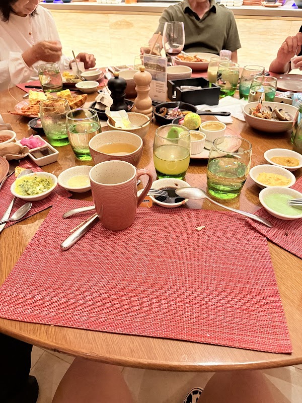 Saigon Café - International Seafood Buffet Restaurant 2