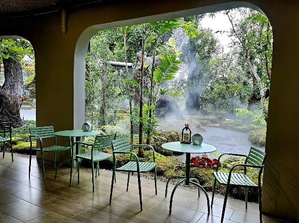 Chom Cafe And Restaurant Hua Hin 1