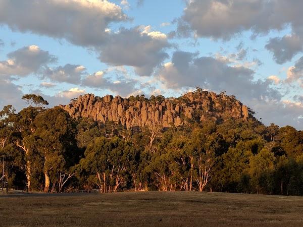 Hanging Rock 3