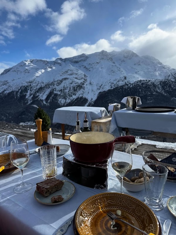 Paradiso Mountain Club & Restaurant 4