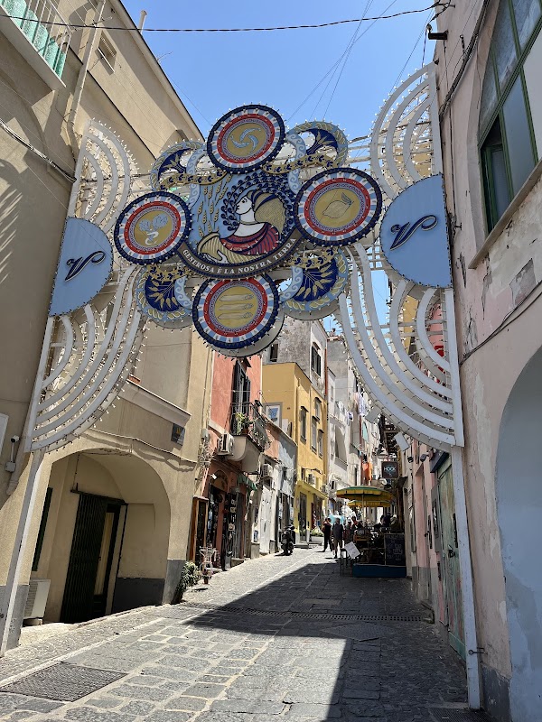 Piazza Marina Grande 4