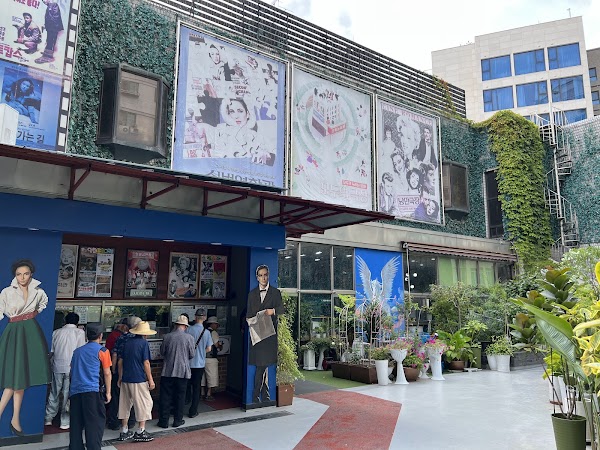 Romantic Theater 3