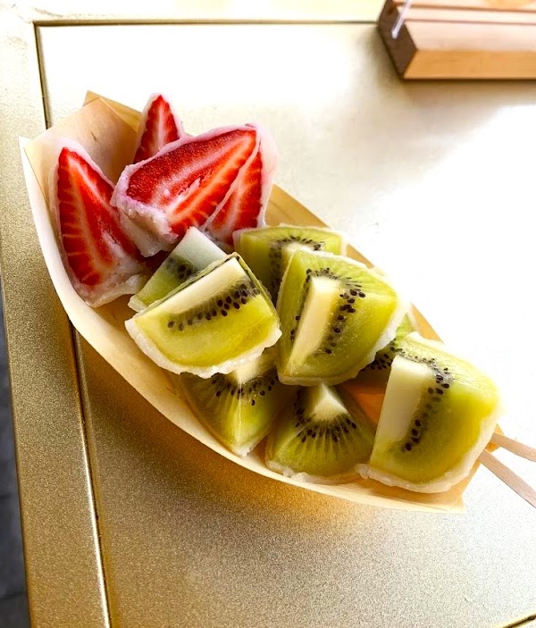 Kakuozan Fruit Daifuku Benzaiten JR Nara Sanjo Shop 4