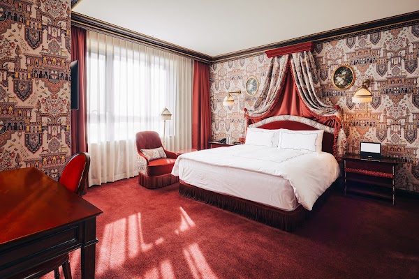 L'Escape Hotel 1