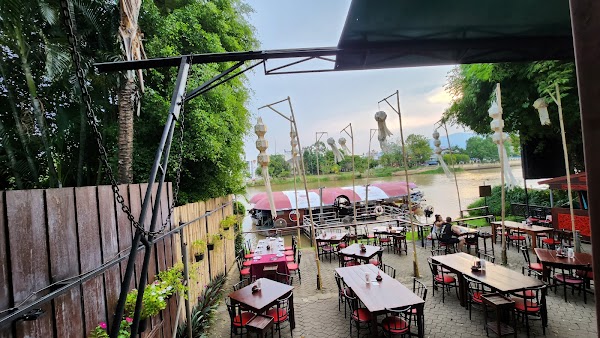 The Riverside Bar & Restaurant