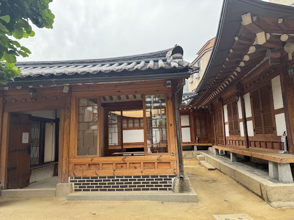 Bukchon Traditional Culture Center 4