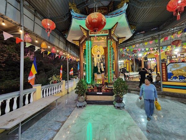 Suoi Do Pagoda 2