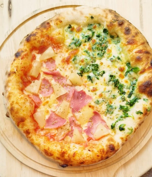 Pizza station jing jai market Chiang mai 2