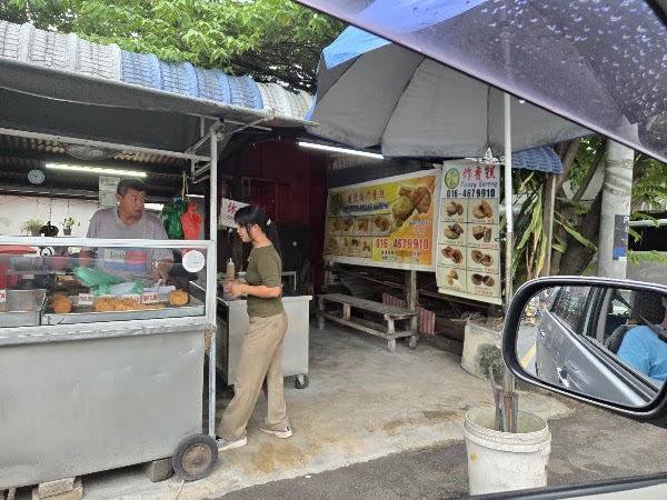 Tan Jetty Pisang Goreng & Fritters 2