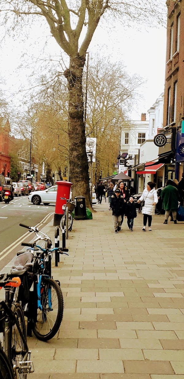 Chiswick High Road 1