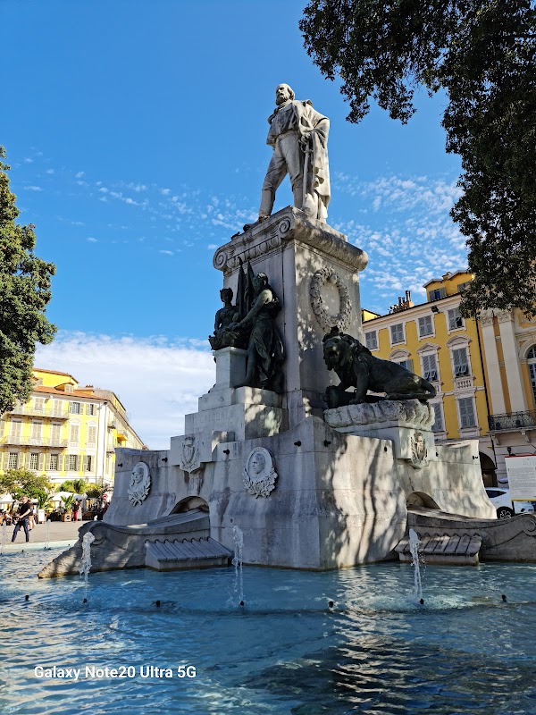 Place Giuseppe Garibaldi 5
