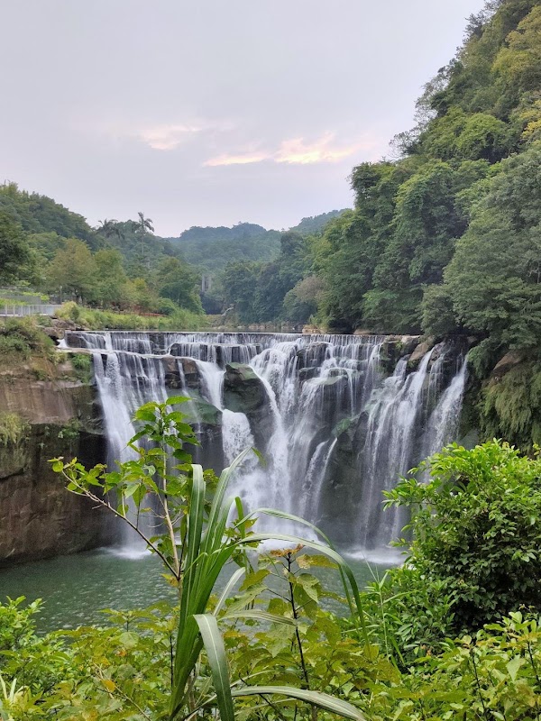 Shifen Falls Walk