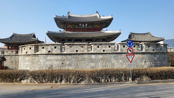 Pungnammun Gate 1