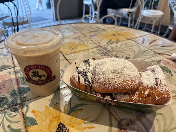 Cafe Beignet, Royal Street 4