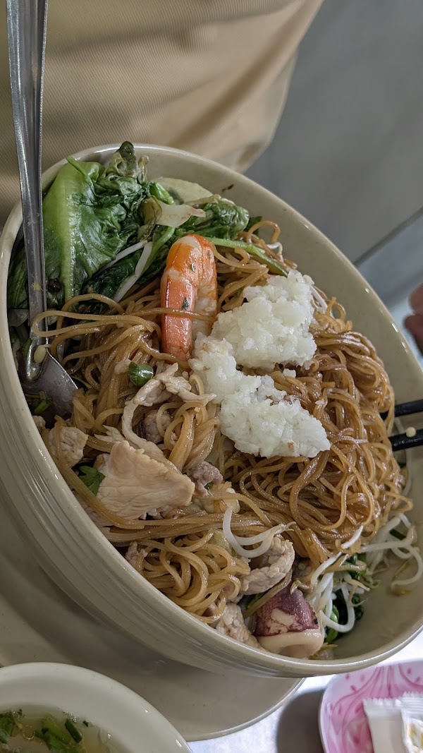 Nhan Restaurant - Phnom Penh Style Rice Noodle Soup 5